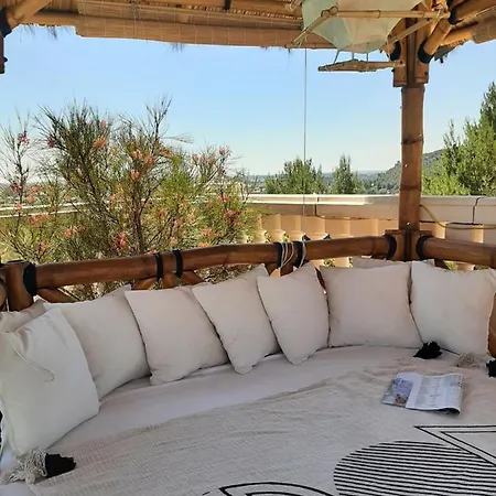 Nocleg ze śniadaniem Les Collines D'ugernum